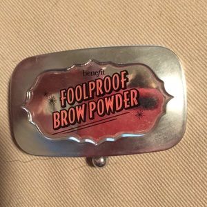 Benefit foolproof brow powder